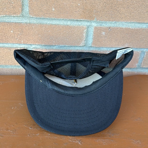 Vintage PLAYBOY Snapback / 80s / 90s / Trucker Style / Made In Taiwan - Picture 5 of 10